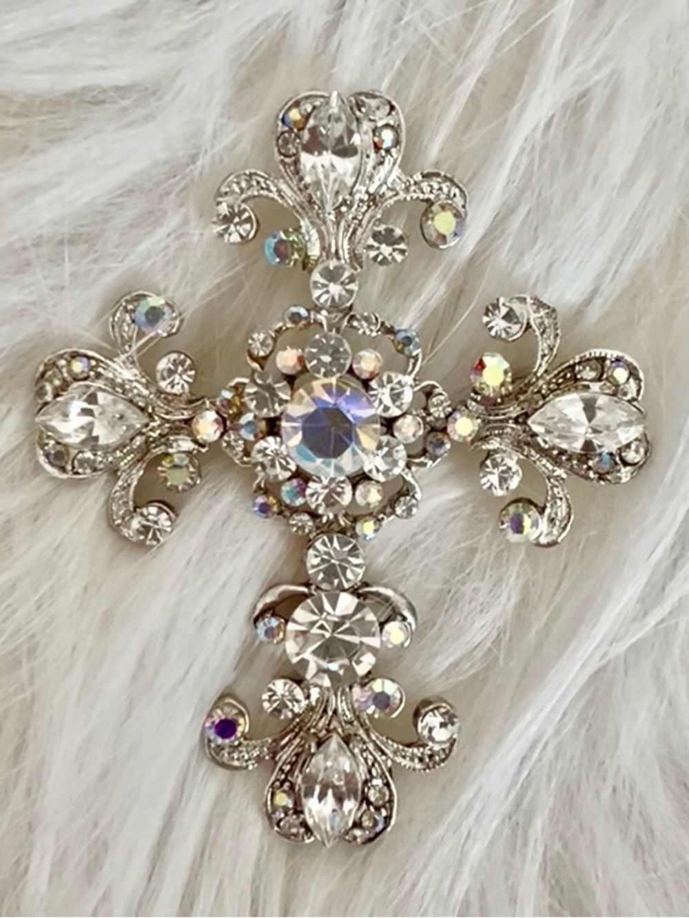 VINTAGE NWT RARE CROSS RHINESTONE BROOCH PENDANT PIN SILVER TONE STUNNING T1